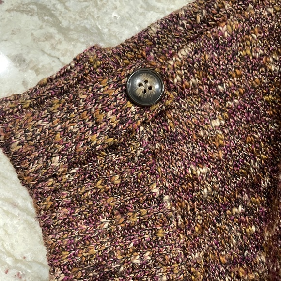 Short sleeve sweater from DressBarn. Perfect for fall! - Picture 3 of 4